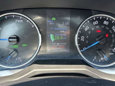 Used 2022 Toyota RAV4 SE w/ Convenience Package AWD/4WD image 22