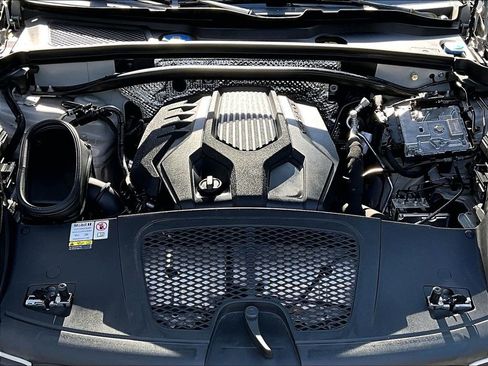 Certified 2023 Porsche Macan AWD/4WD image 15
