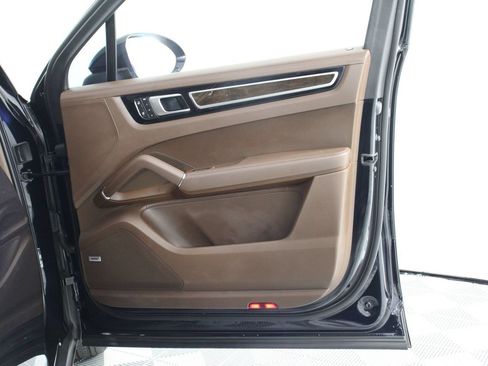 Certified 2023 Porsche Cayenne S AWD/4WD image 23