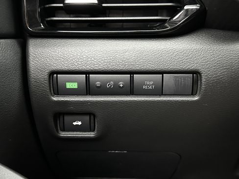 Used 2024 Nissan Sentra SV image 21