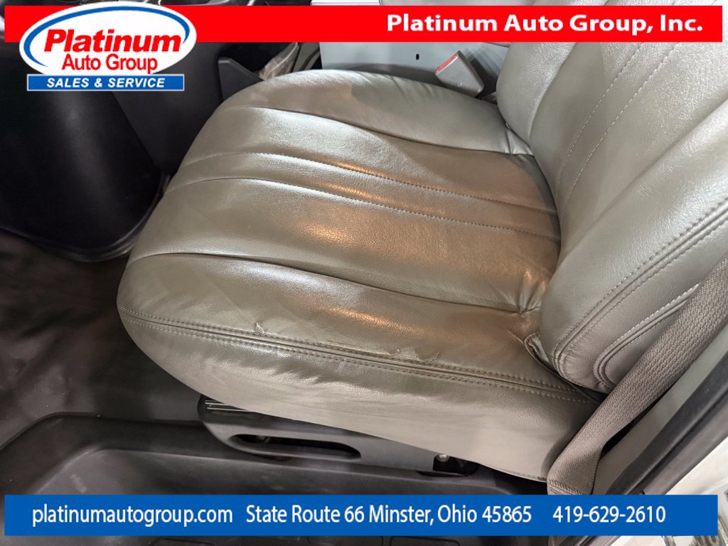 Used 2020 Chevrolet Express 3500 Extended w/ Driver Convenience Package RWD image 12