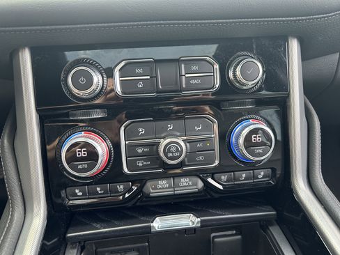 Used 2021 GMC Yukon Denali w/ Denali Ultimate Package image 15