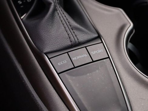 Used 2024 Toyota Camry SE FWD image 19