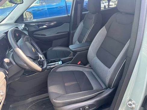 Used 2025 Chevrolet TrailBlazer LT w/ Convenience Package AWD/4WD image 13