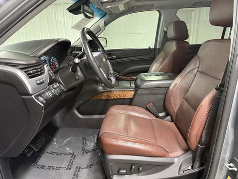 Used 2019 Chevrolet Suburban Premier w/ Premier Plus Edition AWD/4WD image 12