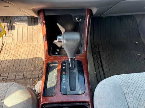 Used 2004 Toyota Camry SE FWD image 14