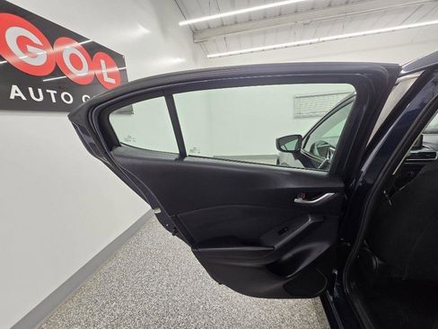 Used 2016 MAZDA MAZDA3 i Sport FWD image 25