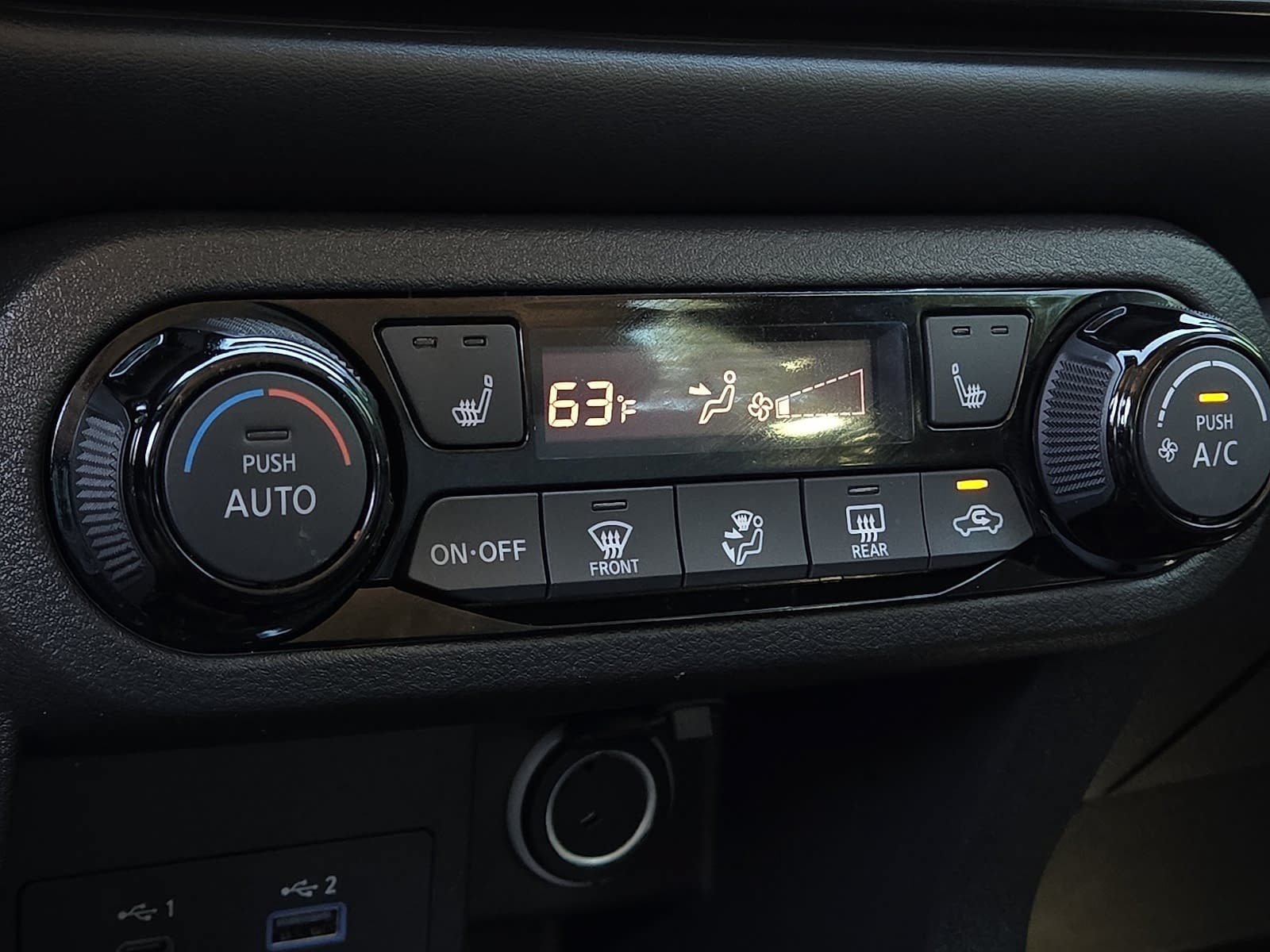 Used 2023 Nissan Kicks SR w/ SR Premium Package FWD image 15