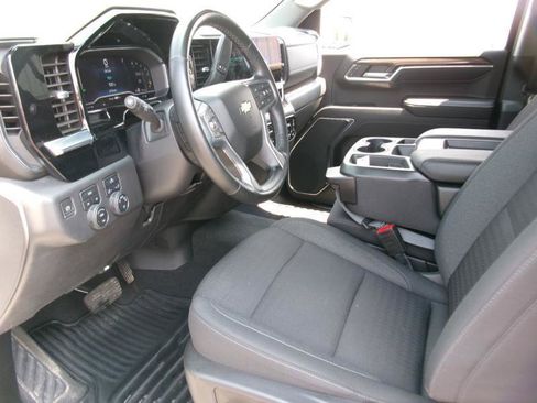 Used 2023 Chevrolet Silverado 1500 LT AWD/4WD image 12