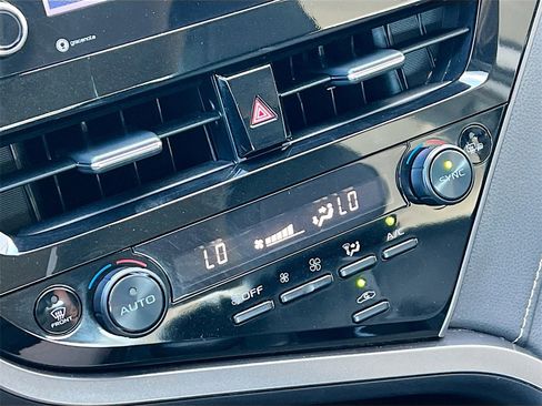 Used 2023 Toyota Camry SE image 15