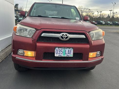 Used 2011 Toyota 4Runner SR5 w/ Convenience Pkg image 5
