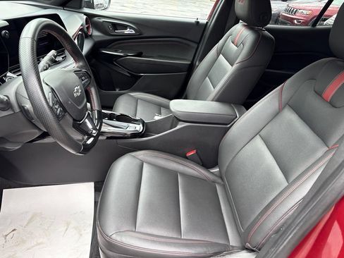 Certified 2024 Chevrolet Trax RS w/ Driver Confidence Package FWD image 9