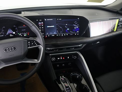 New 2025 Audi Q5 Prestige image 24