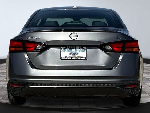 Used 2024 Nissan Altima 2.5 SV image 5