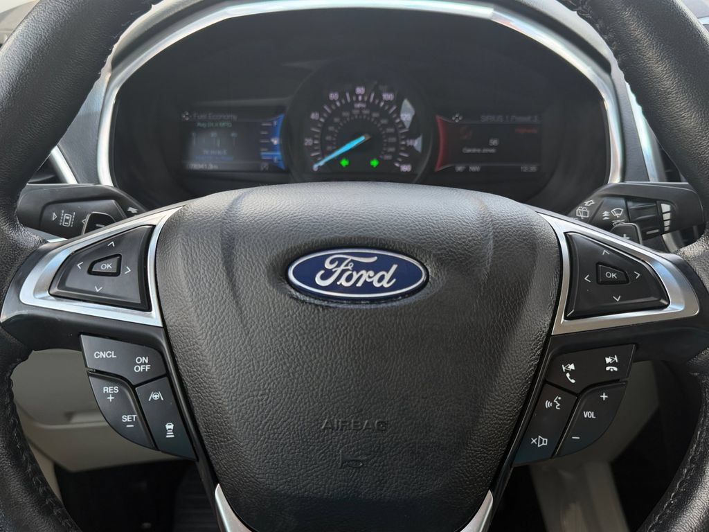 Used 2020 Ford Edge Titanium w/ Equipment Group 301A AWD/4WD image 28