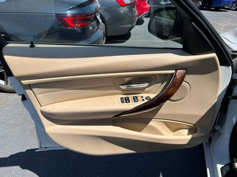 Used 2014 BMW 328i xDrive Sedan AWD/4WD image 9