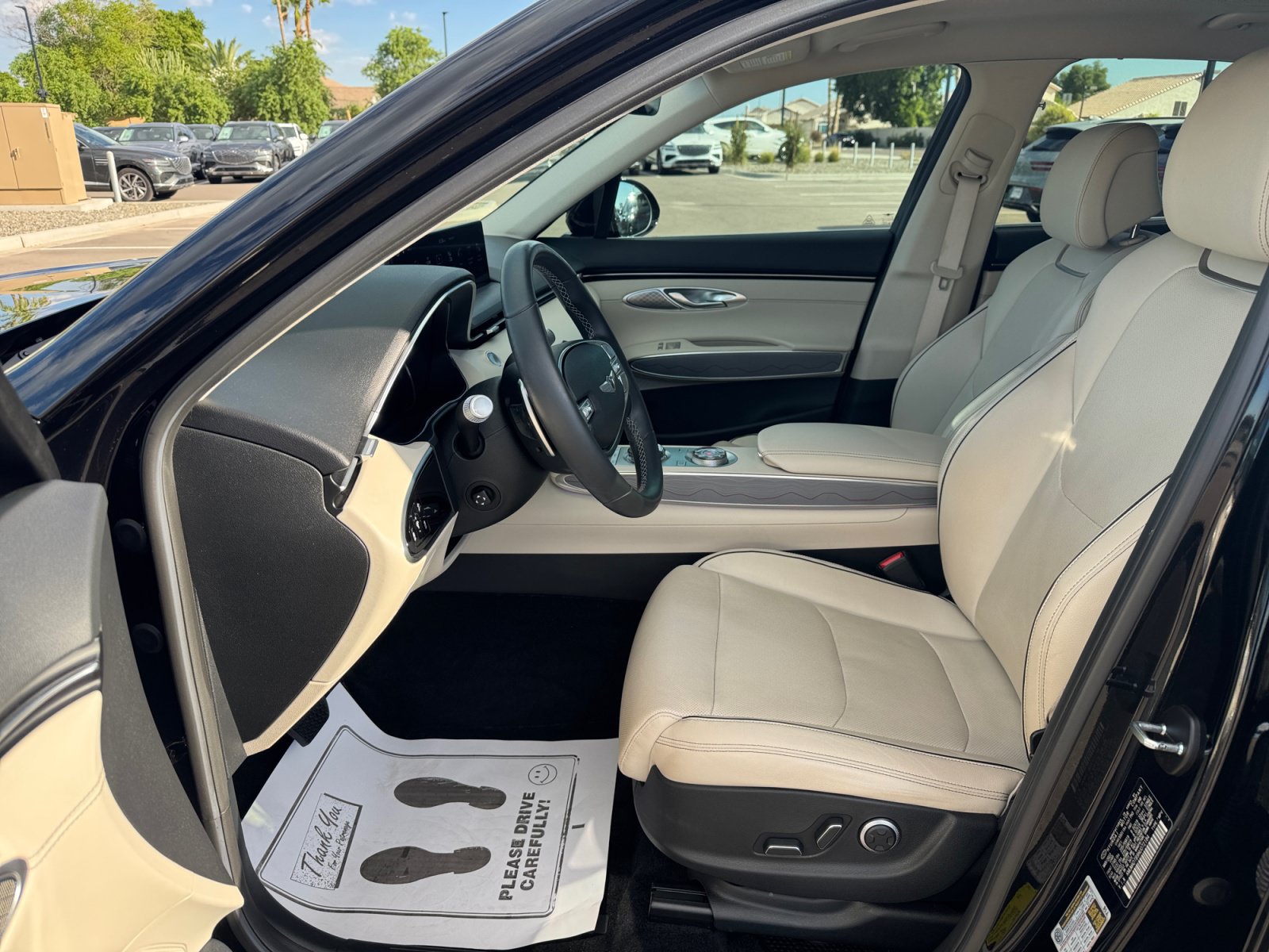 Used 2022 Genesis GV70 2.5T w/ Advanced Package AWD/4WD image 14