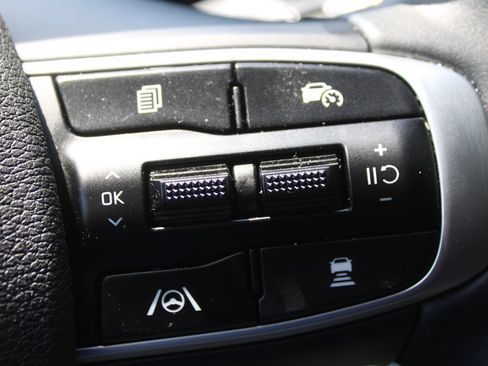 Certified 2025 Kia Sportage SX FWD image 34