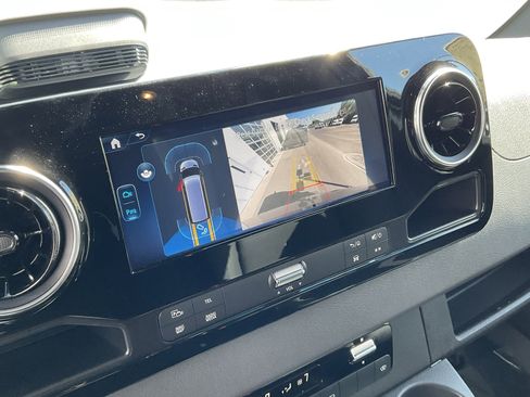 Used 2025 Mercedes-Benz Sprinter 2500 image 24