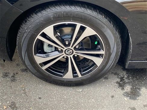 Used 2022 Nissan Sentra SV w/ Trunk Package image 6