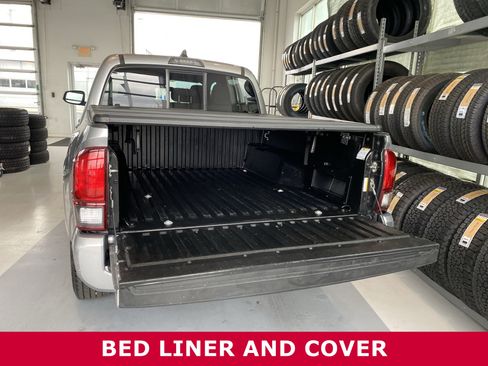 Used 2020 Toyota Tacoma SR image 4