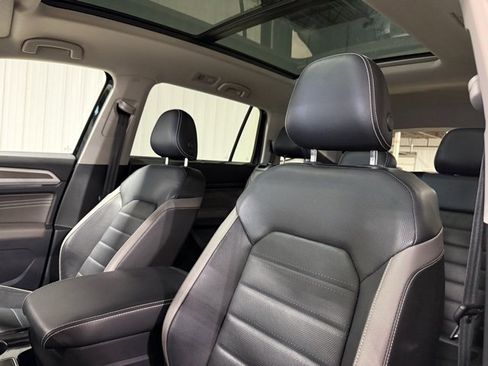 Used 2022 Volkswagen Atlas SEL image 12