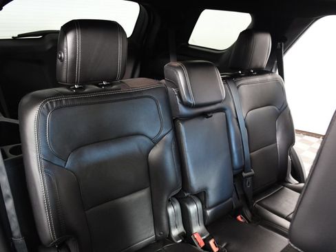 Used 2018 Ford Explorer Limited w/ Equipment Group 301A AWD/4WD image 23