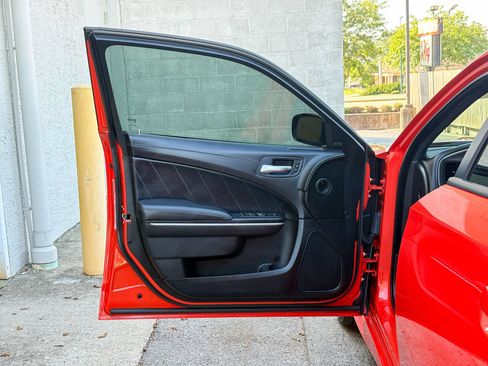 Used 2022 Dodge Charger R/T w/ Plus Group RWD image 16
