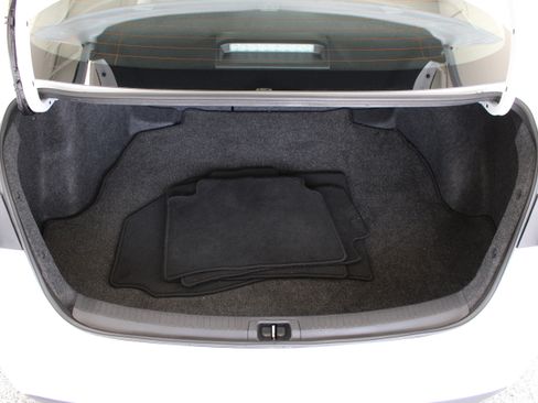 Used 2026 Toyota Corolla LE FWD image 28