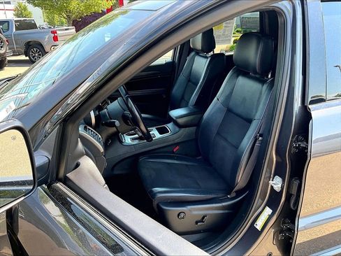 Used 2020 Jeep Grand Cherokee Altitude AWD/4WD image 10