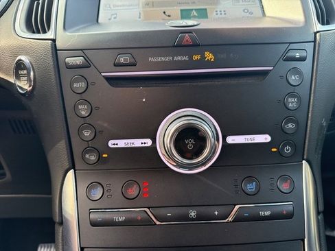 Used 2019 Ford Edge Titanium w/ Equipment Group 301A image 16