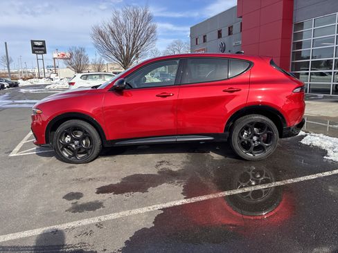 New 2026 Alfa Romeo Tonale Sprint w/ Red Premium Package image 6