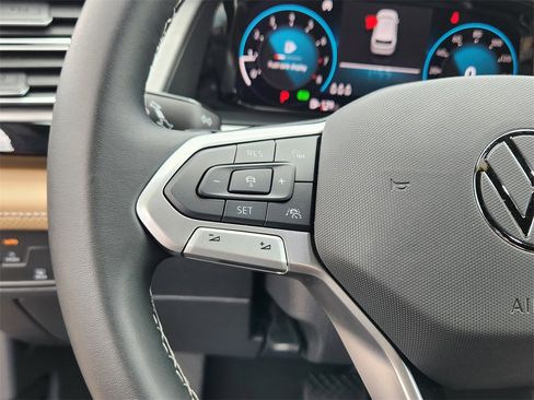 New 2025 Volkswagen Atlas Cross Sport SE image 8