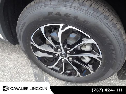 Used 2026 Lincoln Nautilus Premier w/ Equipment Group 102A AWD/4WD image 14