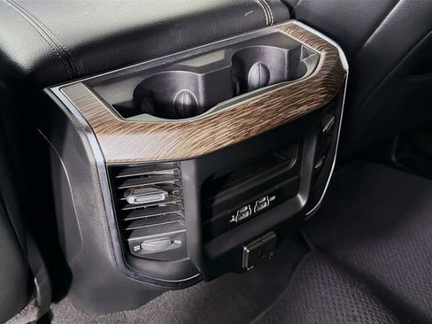 Used 2019 RAM 1500 Laramie RWD image 31