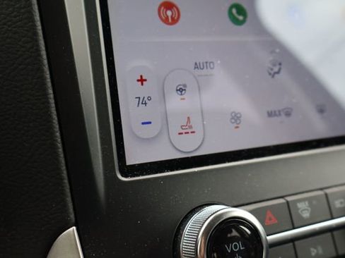 Used 2024 Ford Edge SEL w/ Convenience Package image 16