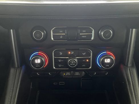 Used 2023 Chevrolet Tahoe LT RWD image 18
