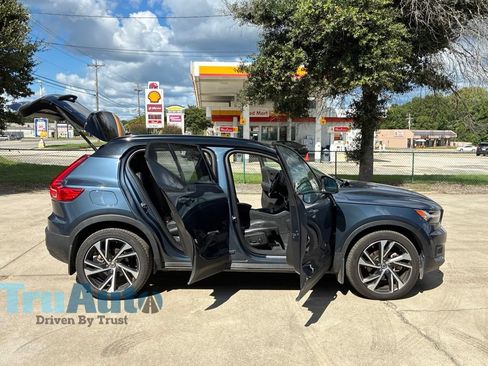 Used 2022 Volvo XC40 T5 R-Design w/ Advanced Package AWD/4WD image 19