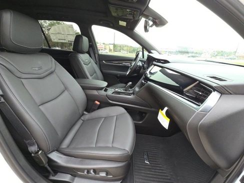 New 2025 Cadillac XT6 Sport w/ Technology Package image 39