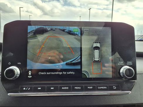 Used 2024 Mitsubishi Outlander SE image 11