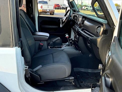 Used 2021 Jeep Wrangler Sport image 26