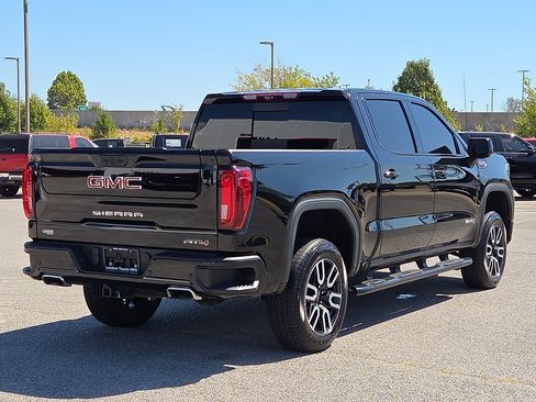 Used 2024 GMC Sierra 1500 AT4 w/ Technology Package AWD/4WD image 5