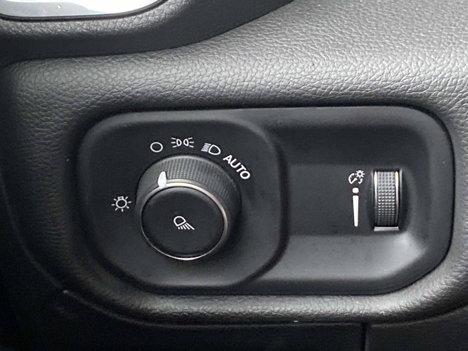 Used 2024 RAM 1500 Laramie RWD image 22