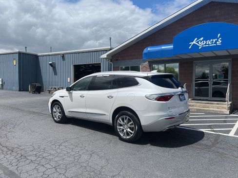 Used 2022 Buick Enclave Premium w/ Experience Buick Package AWD/4WD image 4