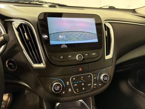 Used 2019 Chevrolet Malibu LT FWD image 15