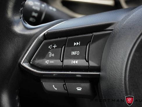 Used 2018 MAZDA MAZDA3 Touring FWD image 21