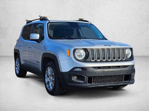 Used 2015 Jeep Renegade Latitude w/ Popular Equipment Group image 3