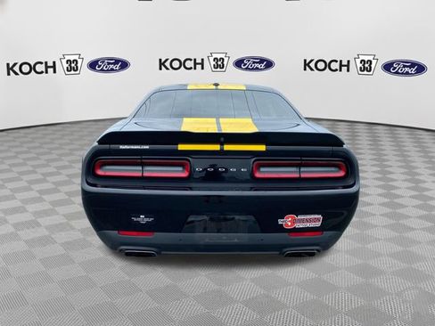 Used 2019 Dodge Challenger R/T RWD image 7