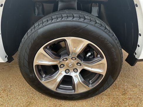 Used 2022 RAM 1500 Laramie w/ Sport Appearance Package image 11