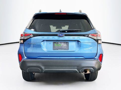 Used 2025 Subaru Forester Premium AWD/4WD image 7